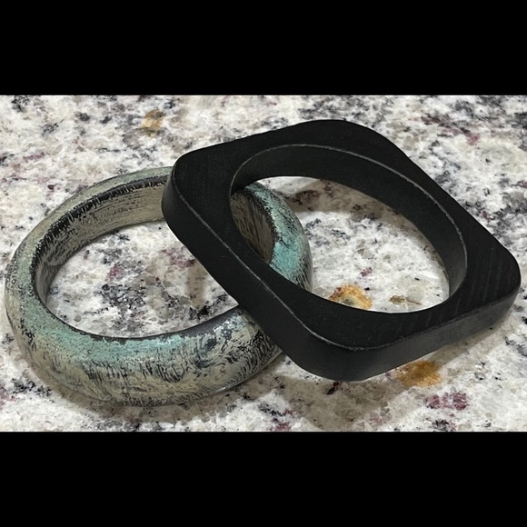 BRACELETS • Wooden Bangle Set - Picture 2 of 4